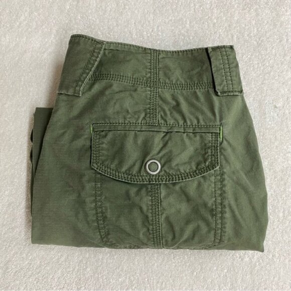 Eddie Bauer Mercer Fit Green Cargo Capri Pants 8 - Picture 14 of 16